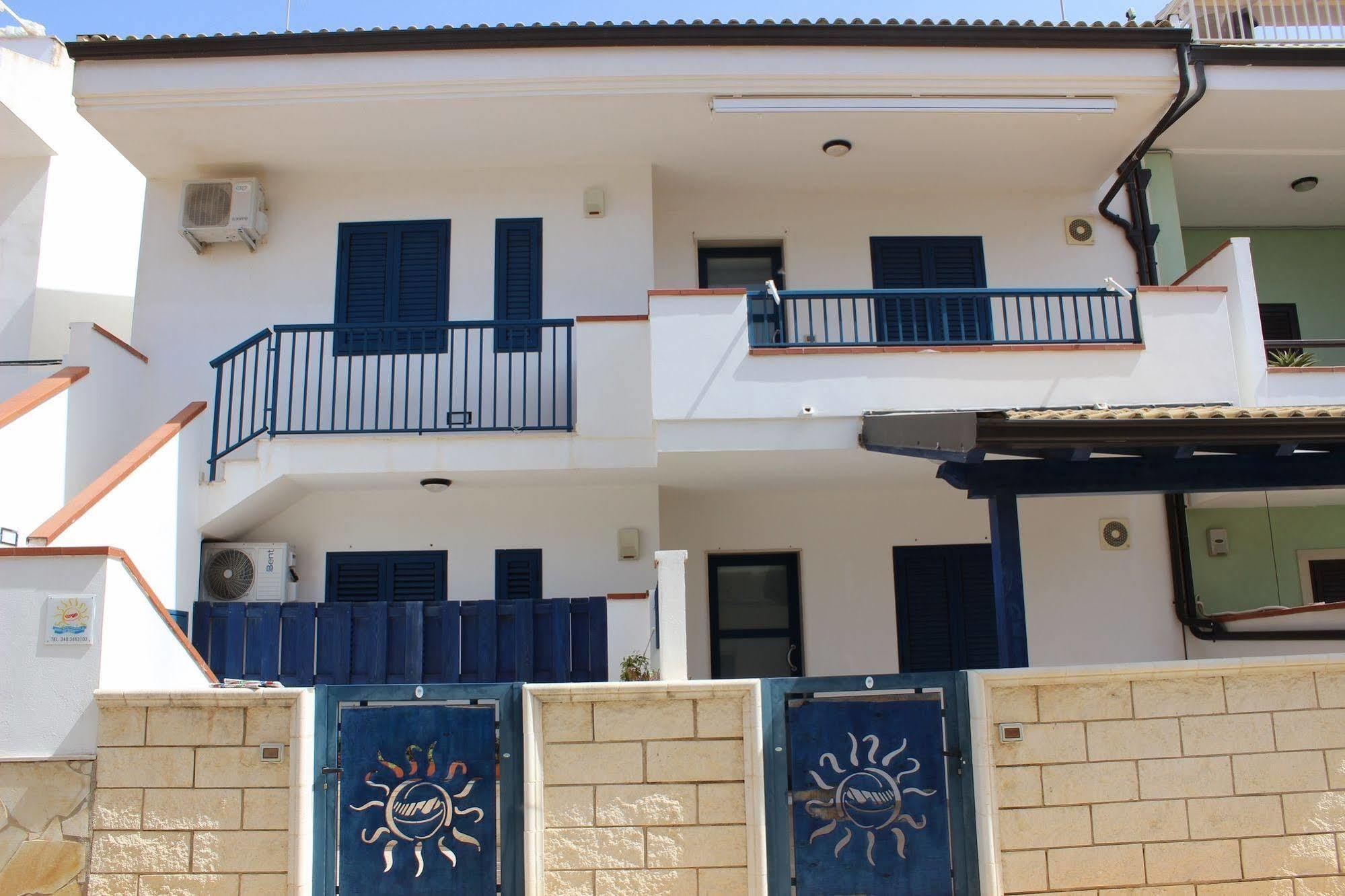 Mareinsicilia: Appartamenti Del Melo Marina di Ragusa Exterior foto